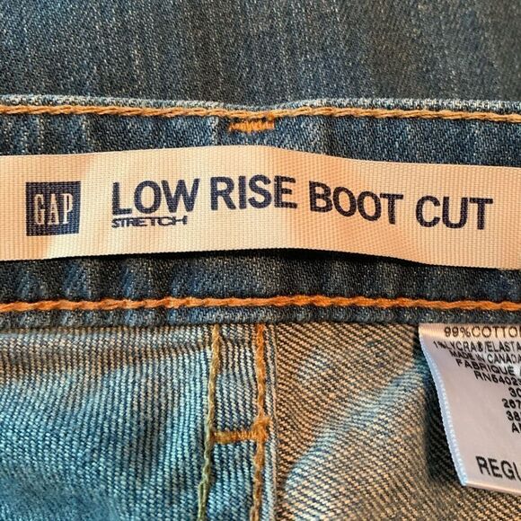 3 for $30! Gap low rise boot cute jeans. Size 2 - Picture 3 of 8
